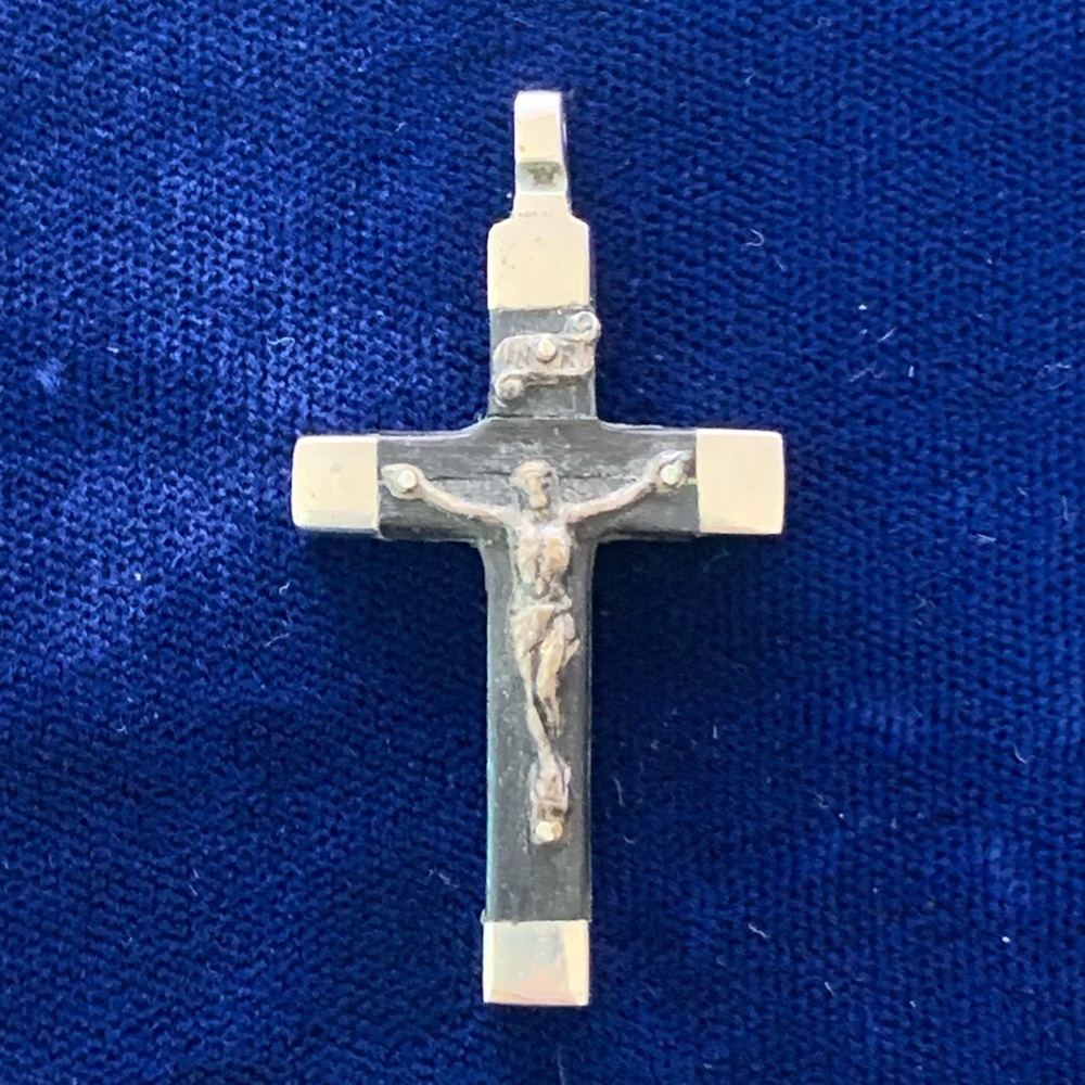 Vintage Crucifix - Picture 1 of 3